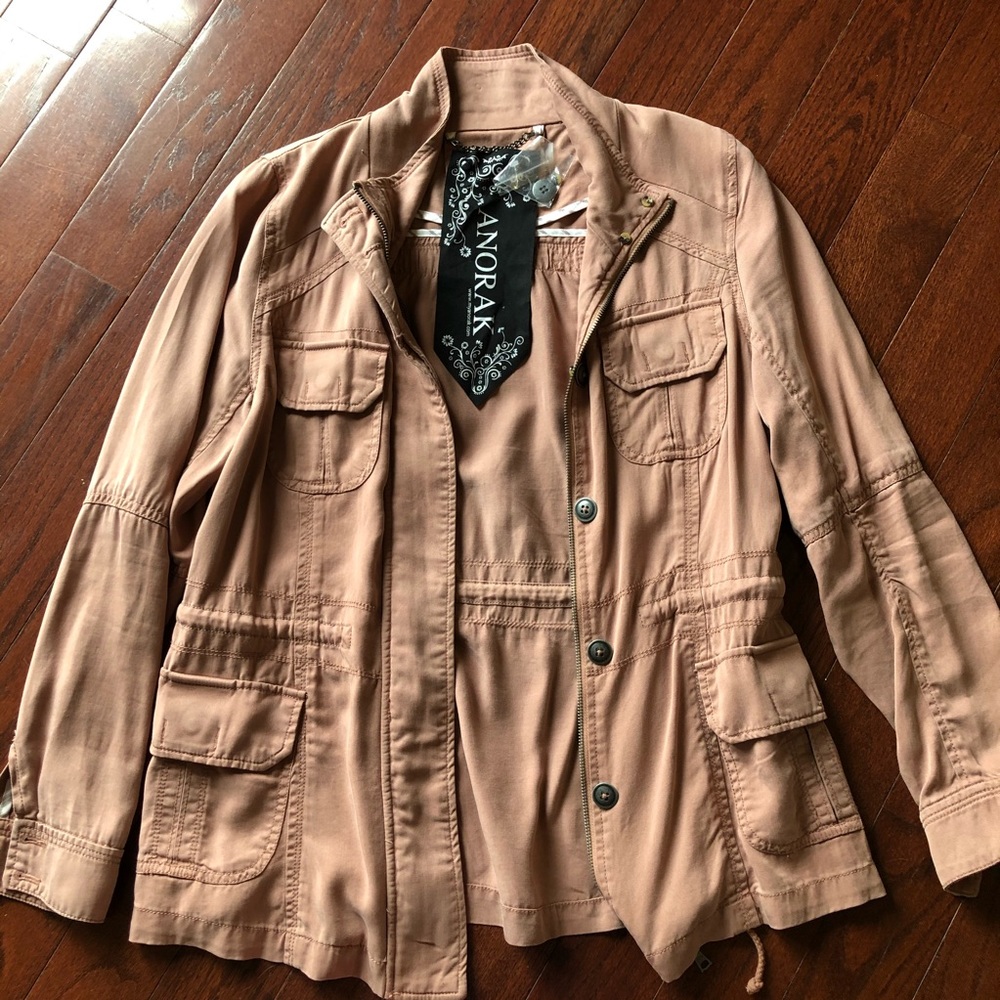 Anorak - Picture 3 of 5